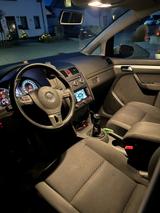 Volkswagen Familienauto! Touran 1.6 TDI Trendline Trendline - : Van, Familienauto