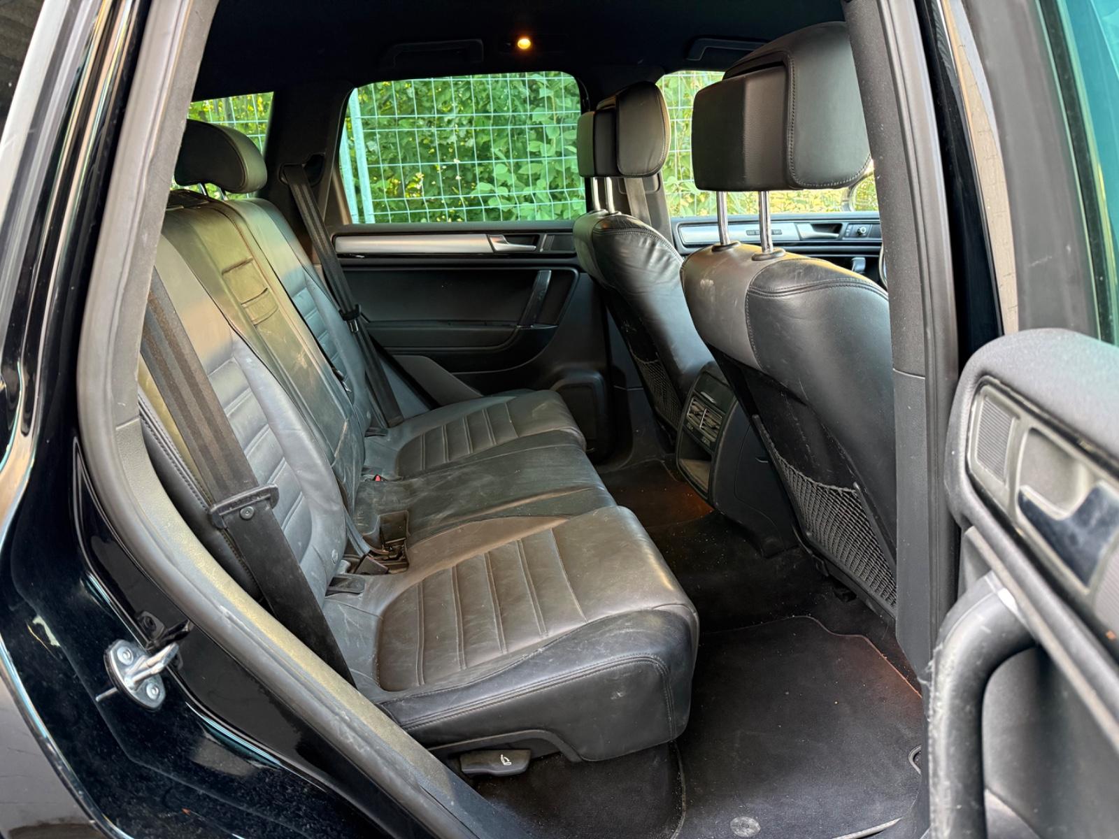 Volkswagen Touareg 2012 — photo 9