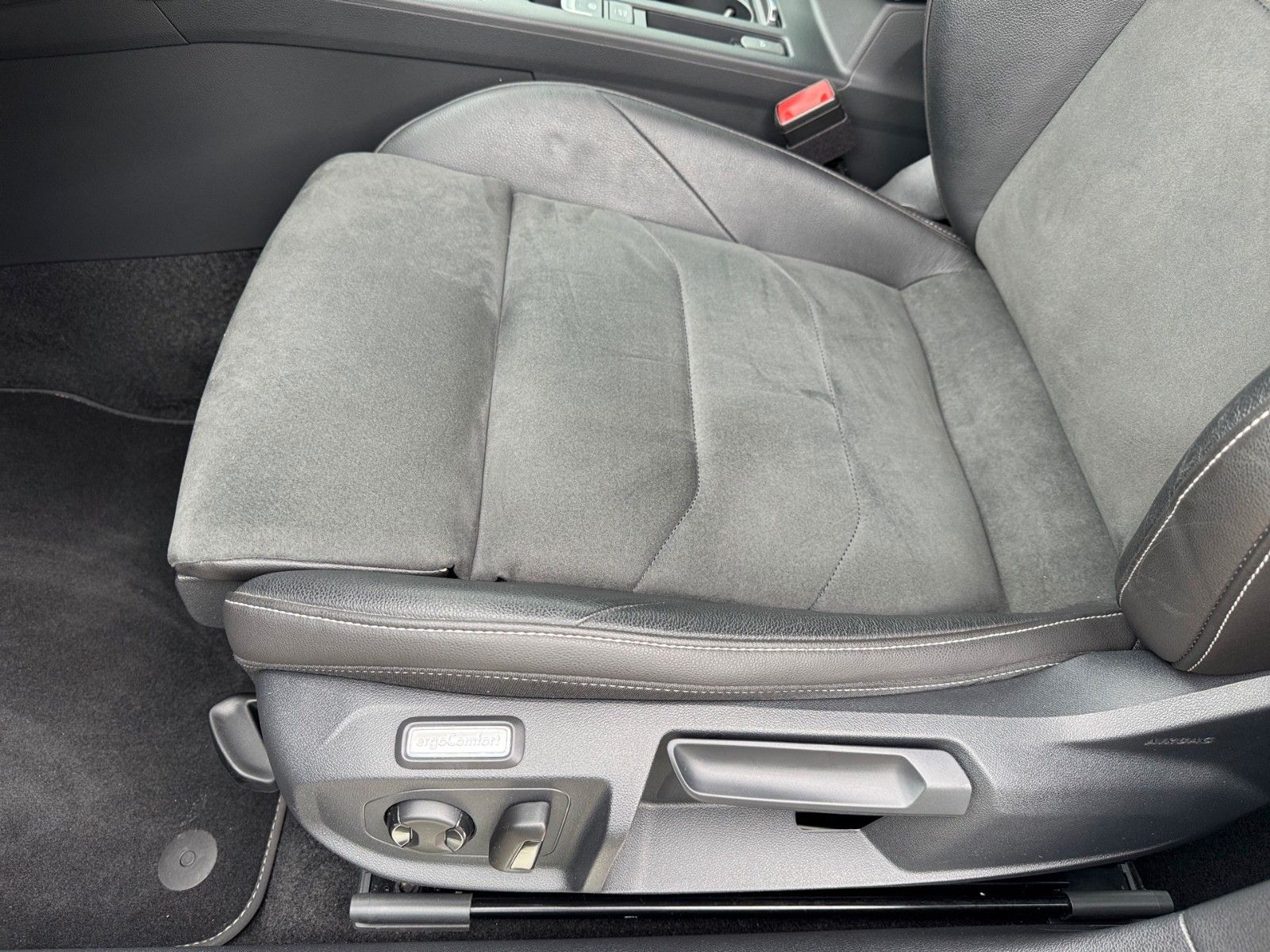 Fahrzeugabbildung Volkswagen Arteon Shooting Brake R-Line 2.0 TSI