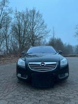 Opel Insignia SPORT TOURER 160PS - Opel Insignia 160 ps mit Diesel-Antrieb