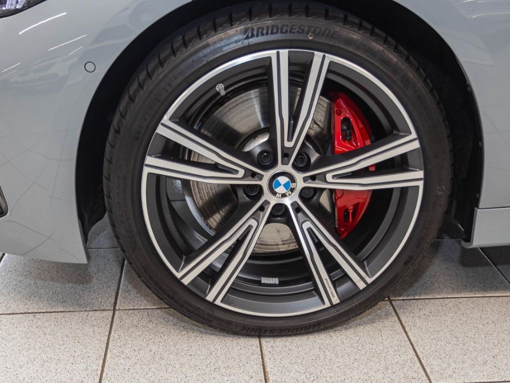 BMW 330 - Bild 6