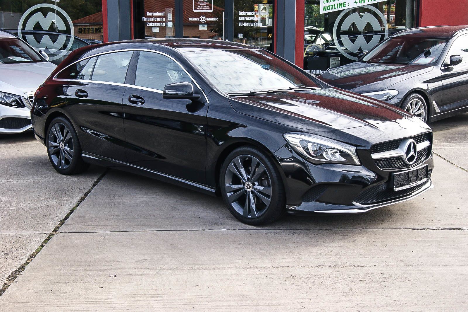 Fahrzeugabbildung Mercedes-Benz CLA 200 Shooting Brake 7G-DCT LED KEYLESS NAVI