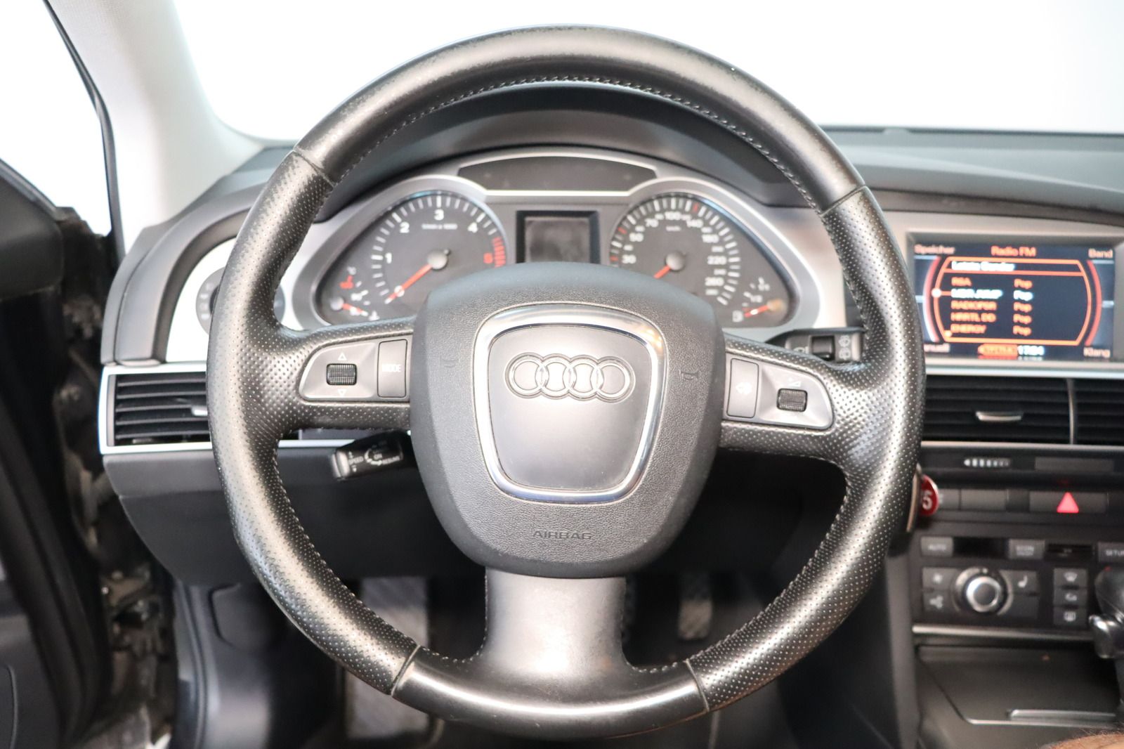 Fahrzeugabbildung Audi A6 2.0 TDI multitronic Avant * Xenon * AHK * PDC