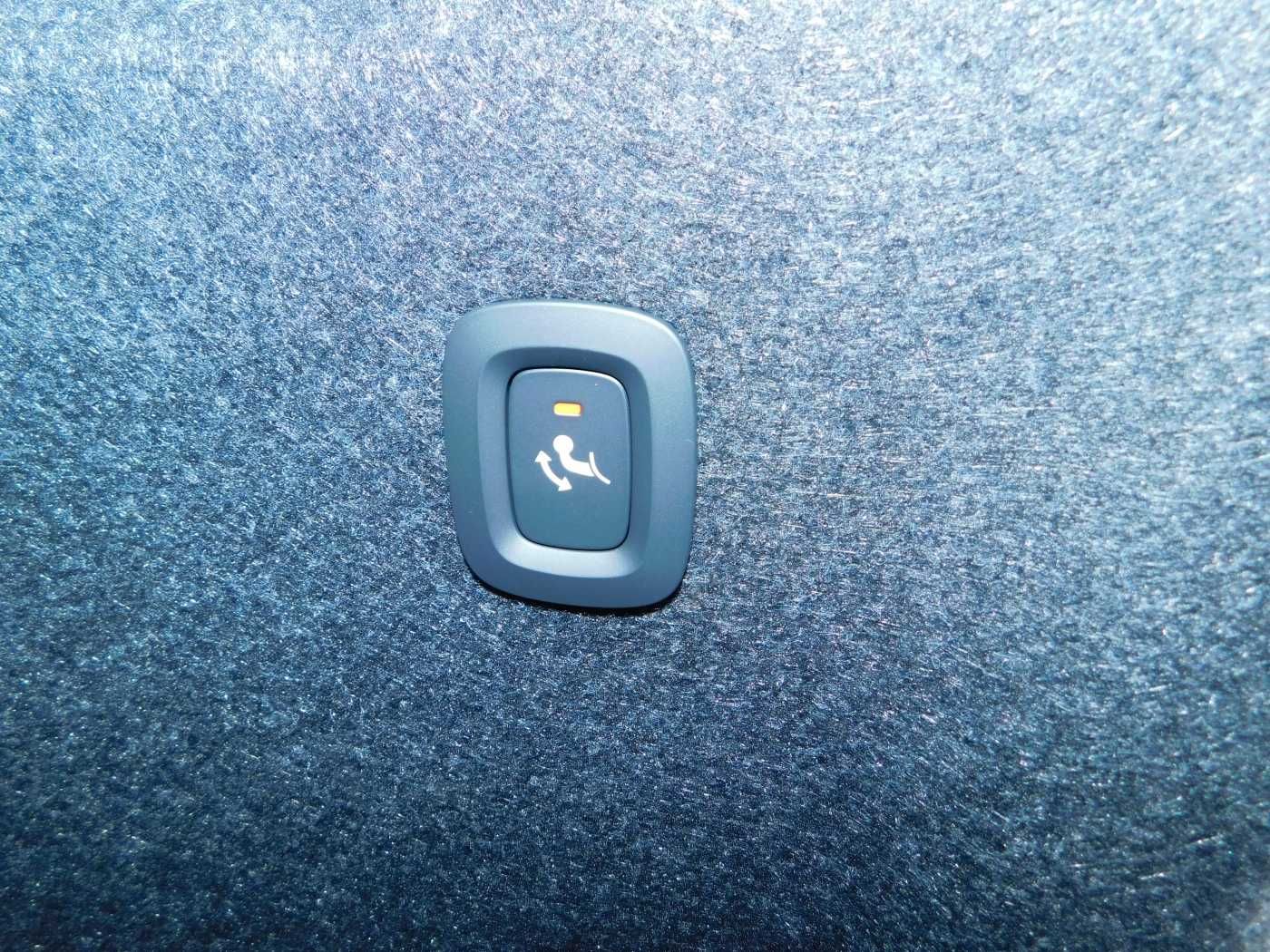 Fahrzeugabbildung Volvo XC40 B4 Plus Black Edition