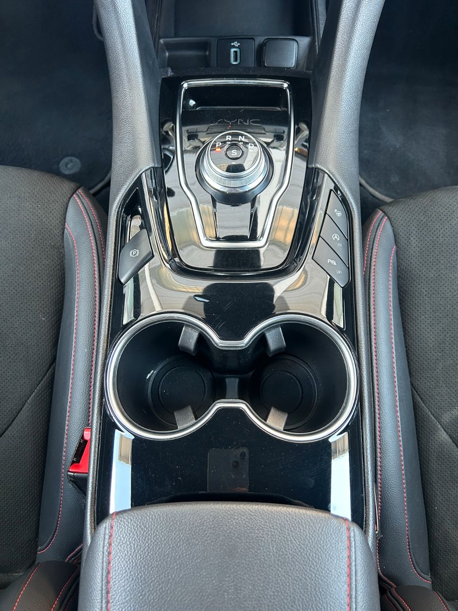 Fahrzeugabbildung Ford Mondeo Turnier ST+AWD+AHK+SportfahrW+TotW