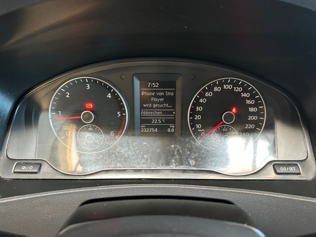 Volkswagen T5 *CAMPER*KÜCHE*BETT(aufklappbar)*ESSTISCH*AHK*