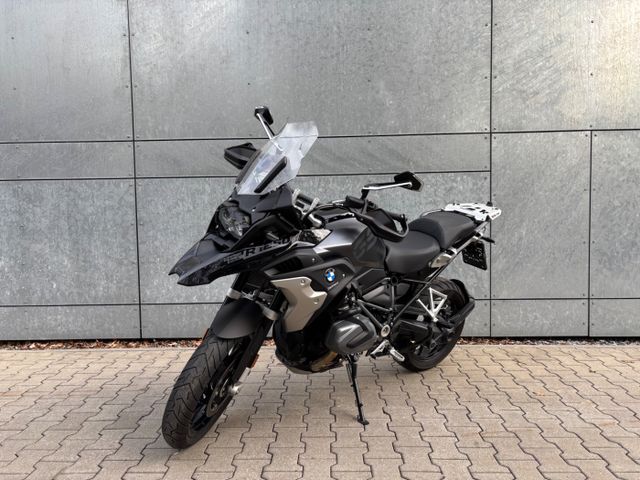 BMW R 1250 GS Triple Black aus 1. Hand Seitenkoffer