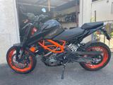 KTM Duke 390 - KTM DUKE 390
