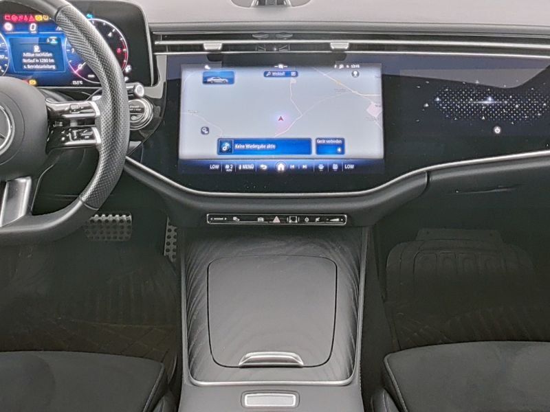 Fahrzeugabbildung Mercedes-Benz E 220 d AMG*SUPERSCREEN*PANO*20"ZOLL*DISTRONIC*
