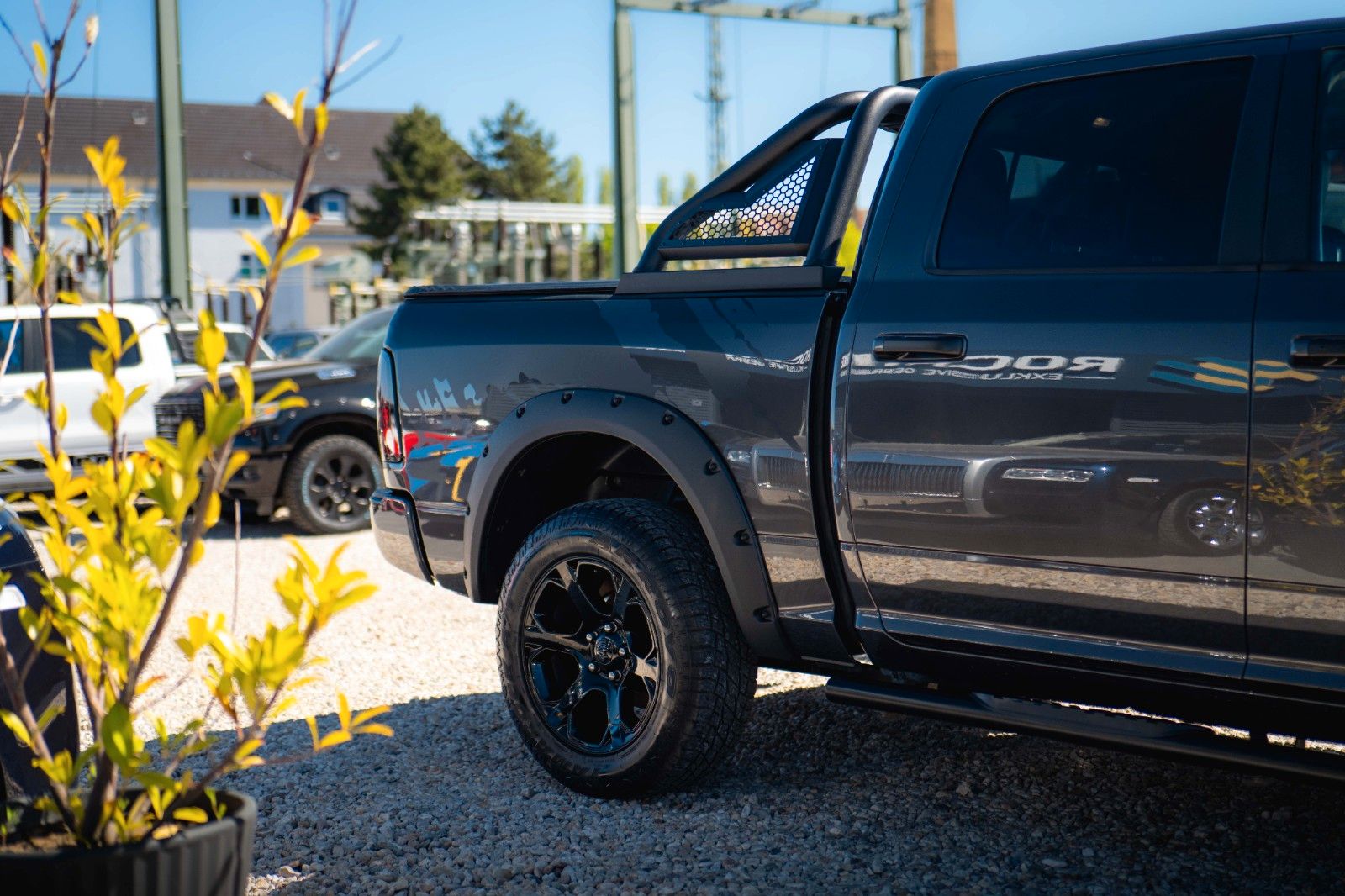 Fahrzeugabbildung Dodge RAM 5.7 V8 HEMI 4x4 Sport LARAMIE NightPaket 19%
