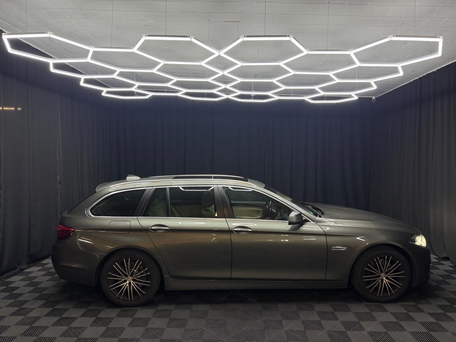 BMW 530D XDRIVE 258ch - TOIT PANORAMIQUE - CUIR DAKOTA - SIÈGES CHAUFFANTS - GPS PROFESSIONAL - SUSPENSION PNEUMATIQUE