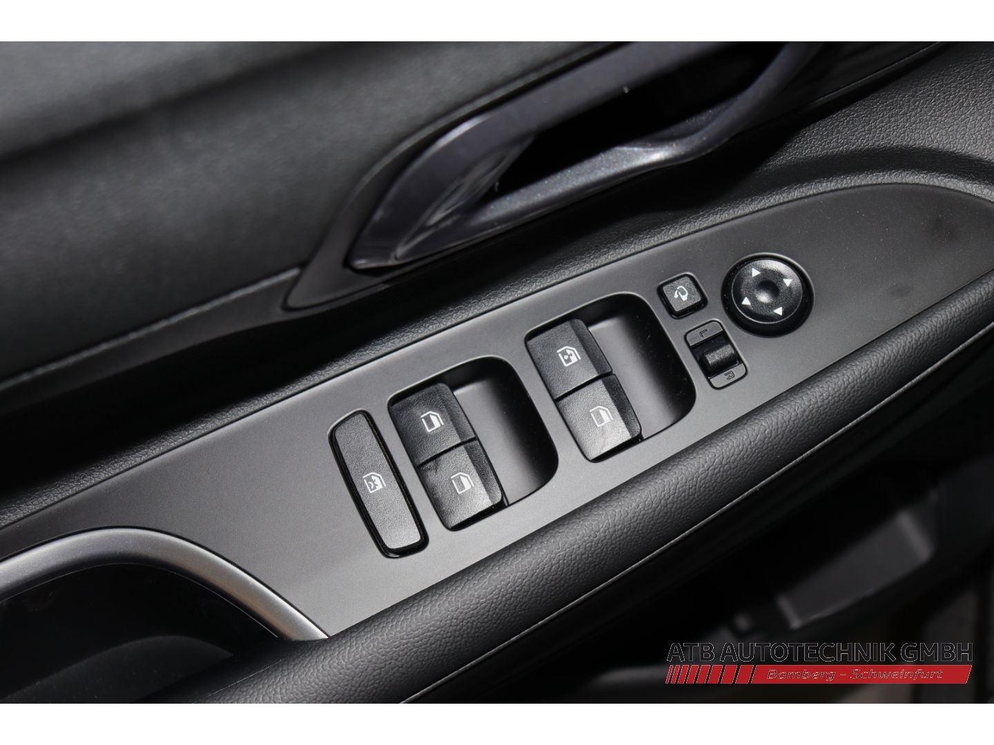 Fahrzeugabbildung Hyundai BAYON MY25 1.0 T-GDI 100 PS 7-DCT 2WD Trend Navi