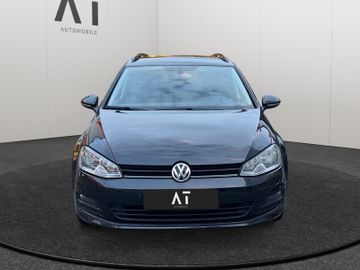 Volkswagen Golf - 8