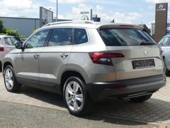 Fahrzeugabbildung Skoda Karoq 1.5 TSI ACT Style *LED*FSH*LEDER*VARIOFLEX