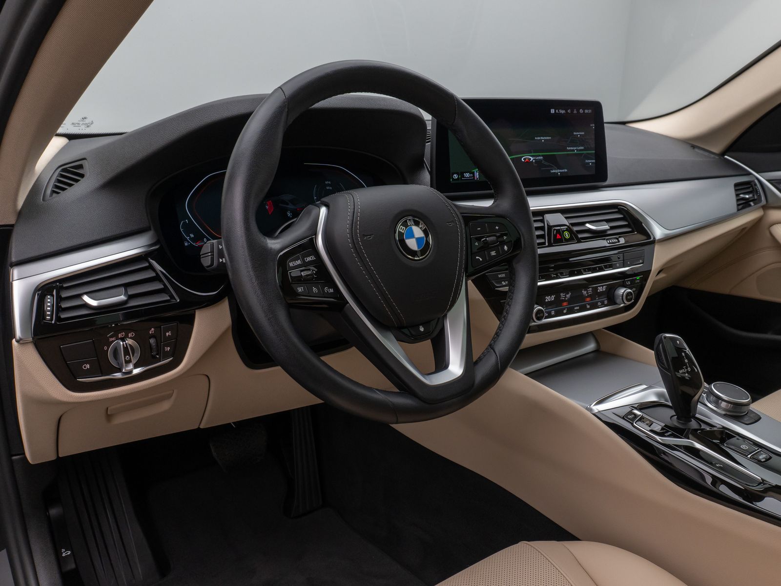 Fahrzeugabbildung BMW 530i Kamera Glasdach DAB Lenkrhzg Klima-4. Alarm