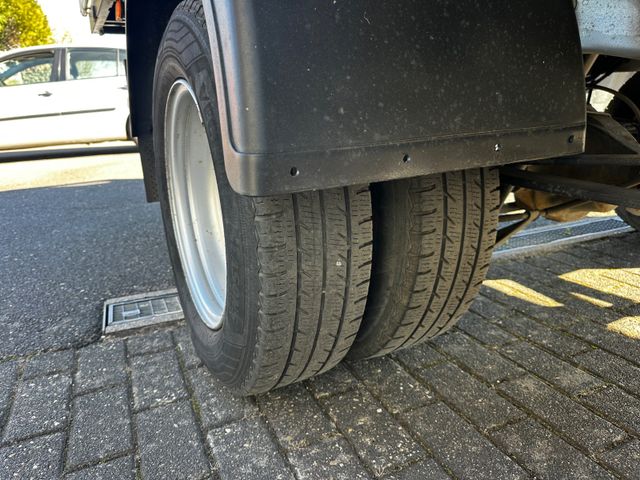 Fahrzeugabbildung Ford Transit Pritsche 470/350 L5 Zwillingsbereifung