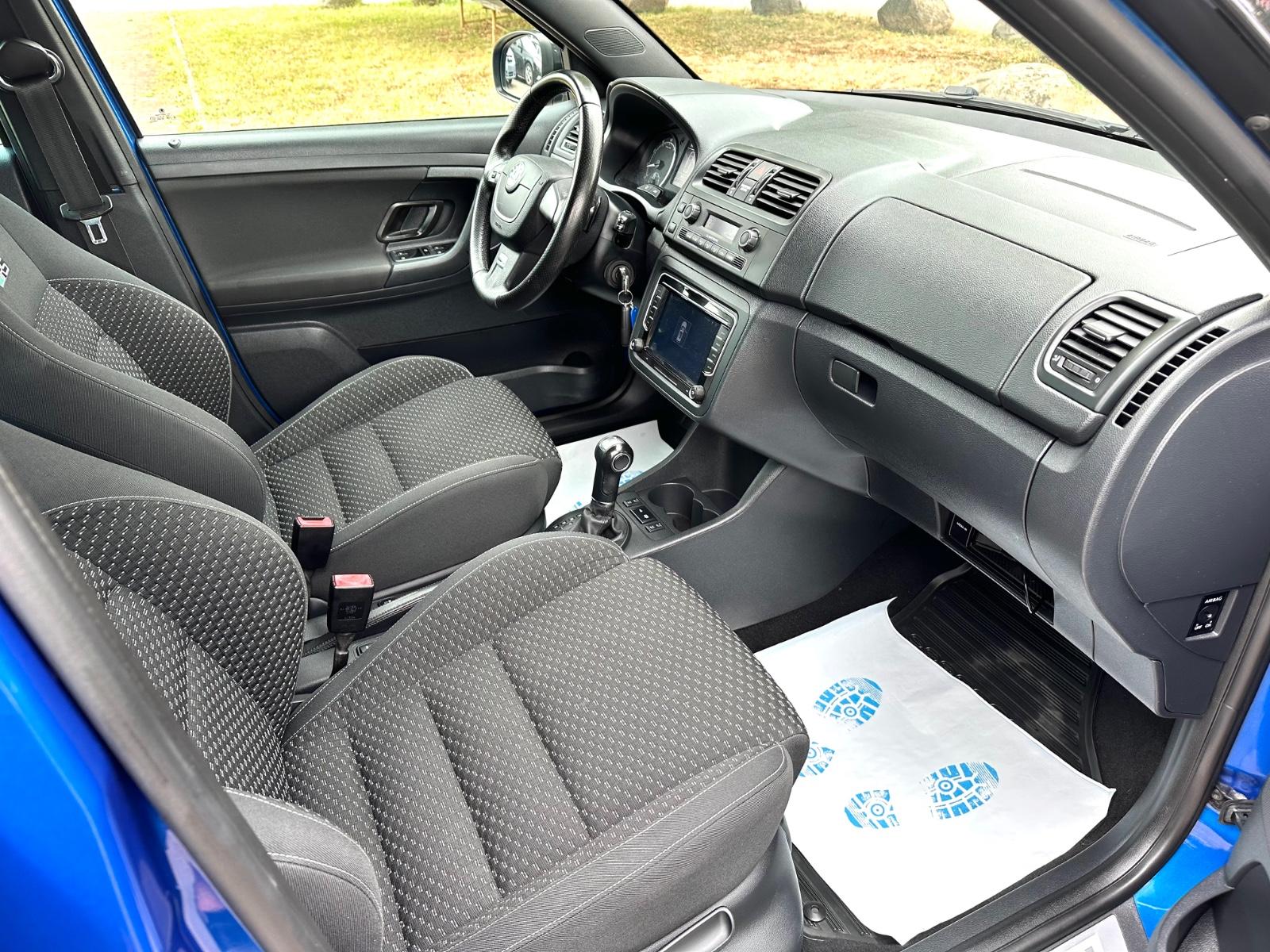 Skoda Fabia Combi RS 1.4 TSI 180 ch • DSG • Sièges sport chauffants • Régulateur • Jantes 17"