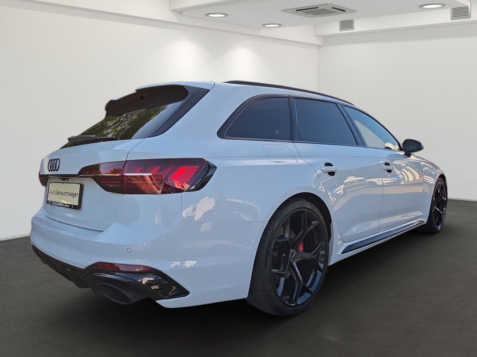 Audi RS4 Avant COMPETITION PLUS V-MAX 290+ABGAS+GEWIN foto 4