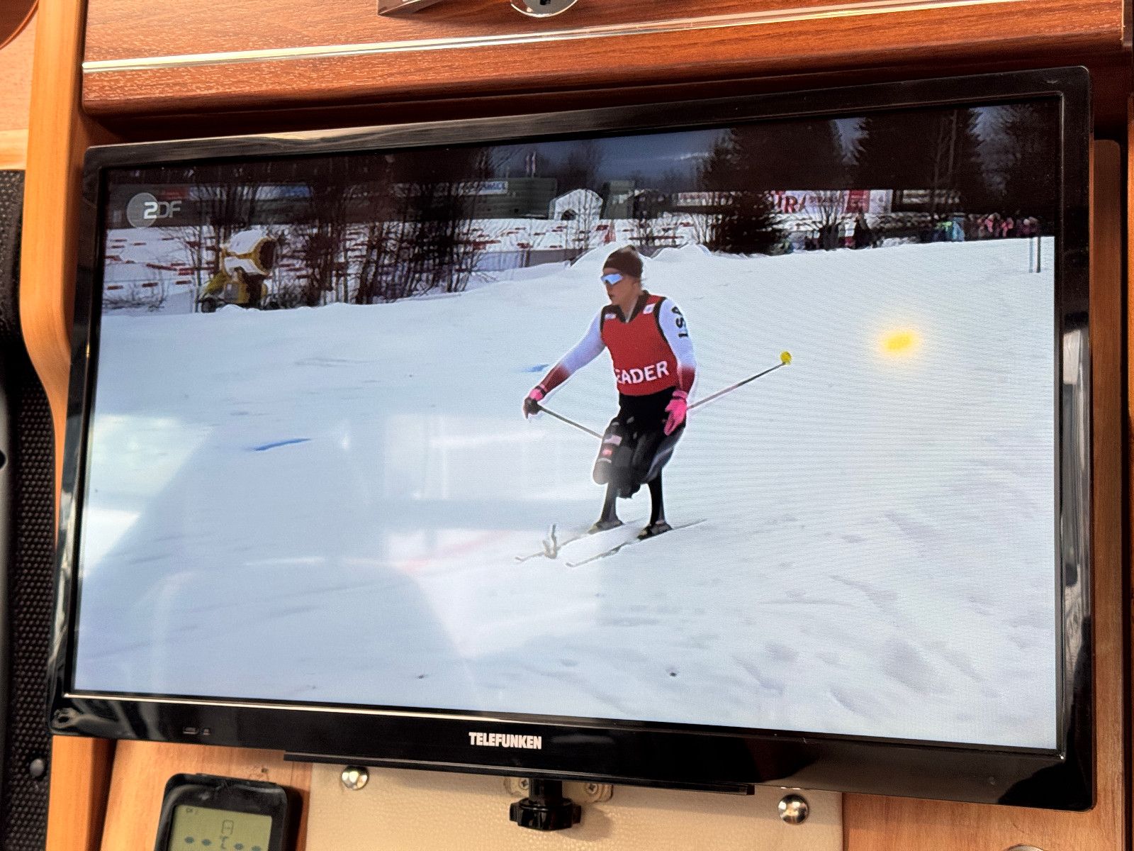 Fahrzeugabbildung HYMER / ERIBA / HYMERCAR Van 512 SILVERLINE FORD TRANSIT SOLAR TV KAMERA