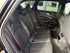 AUDI RS6 Avant PERFORMANCE/ STANDHZG./ B&O/ 22"/ PANO AUDI RS6 Avant PERFORMANCE/ STANDHZG./ B&O/ 22"/ PANO