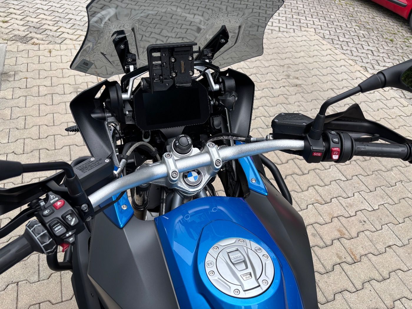 Fahrzeugabbildung BMW R 1250 GS 3 Pakete Akrapovic