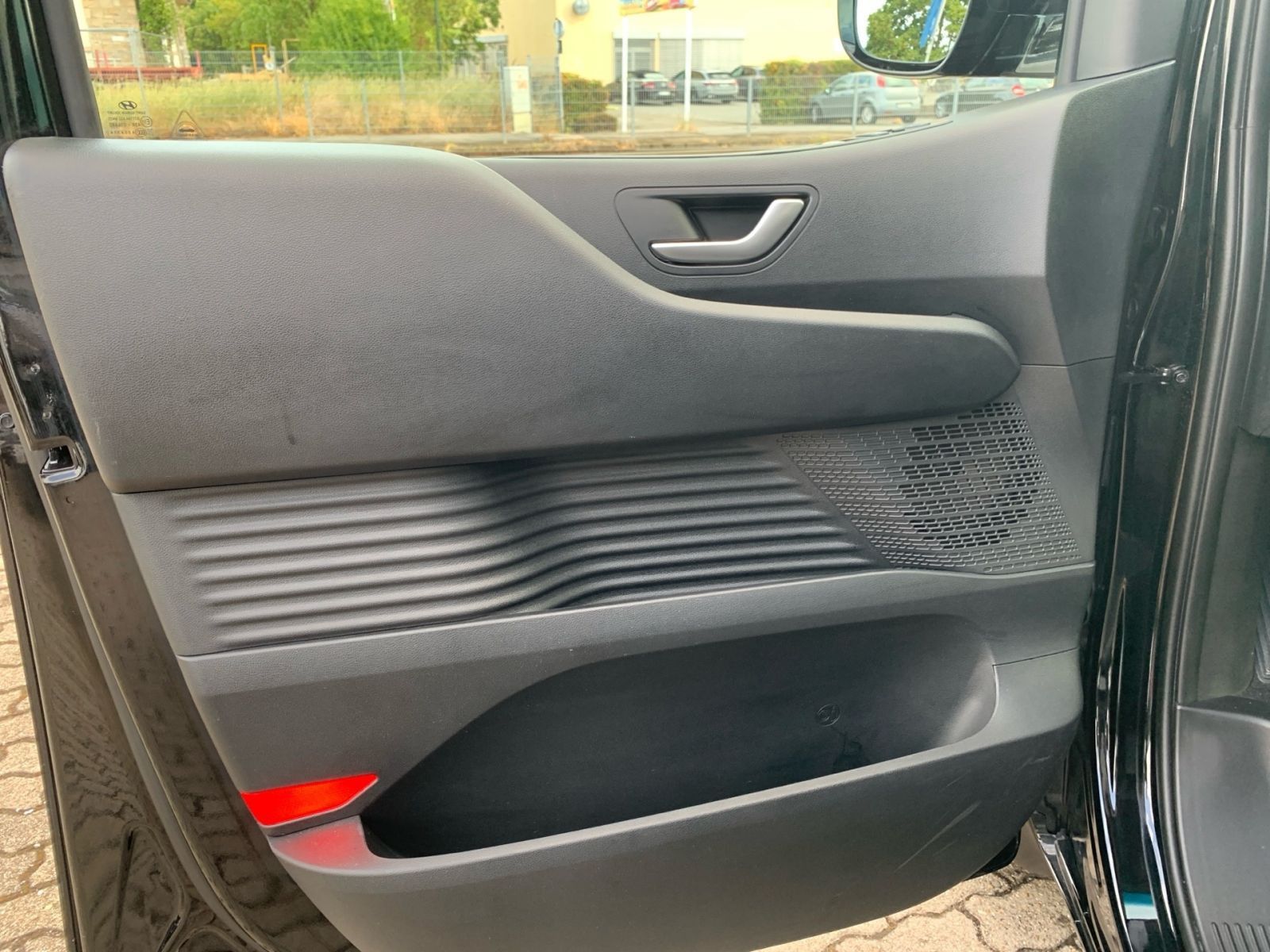 Fahrzeugabbildung Hyundai STARIA 1.6 T-GDI Hybrid Trend 9-Sitzer Navi Allw