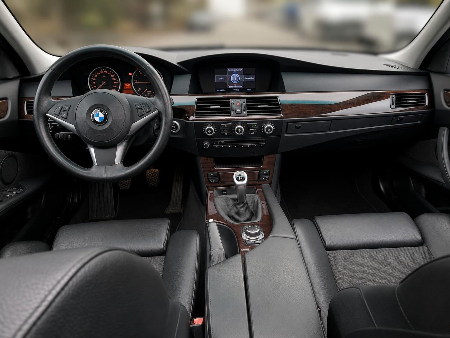 BMW 520 2009 — photo 8