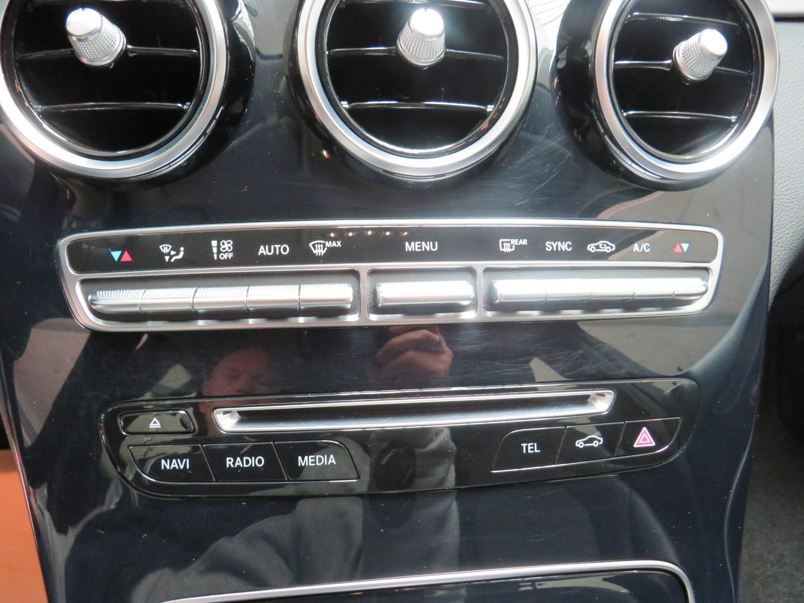 Fahrzeugabbildung Mercedes-Benz C 220 T d*LED*Fernl.*AHK*NAVI*Toten*PTS*