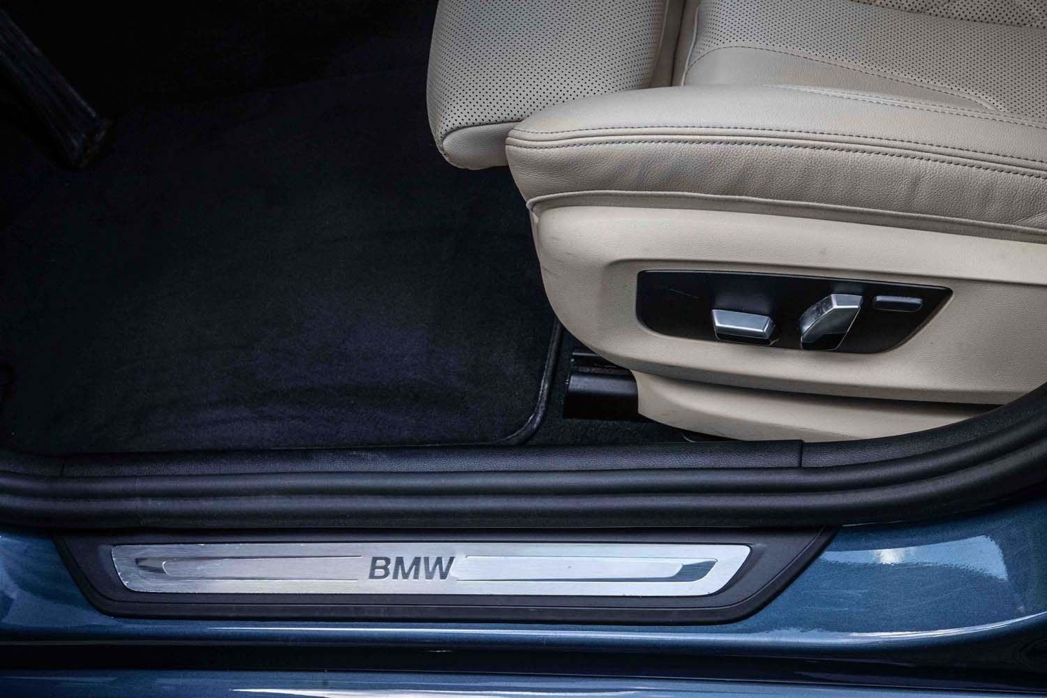 BMW 530e iPerformance Navi AHK Sitzhzg Klima PDC Blu