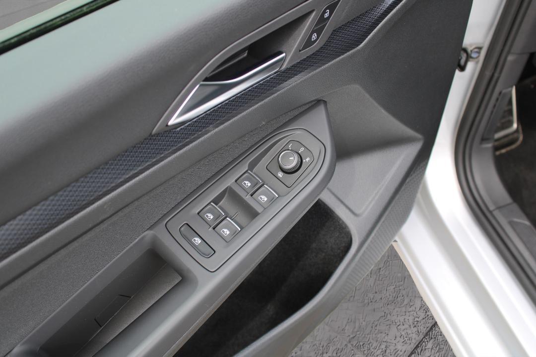 Volkswagen Golf United 1.0TSI LED NAVI SHZ LM16 PDC, миниатюра 16