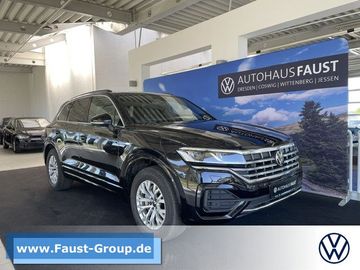 Volkswagen Touareg - 1