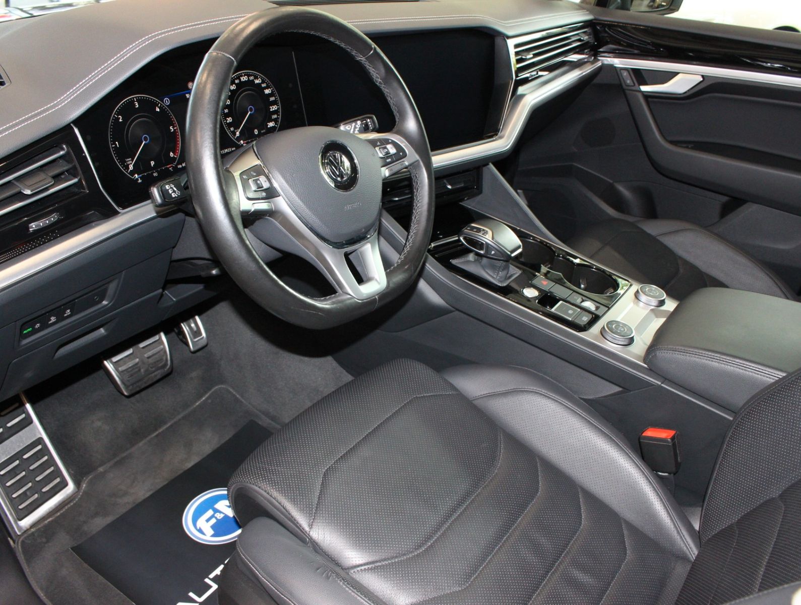 Fahrzeugabbildung Volkswagen Touareg 3.0 TDI Elegance 4Motion*Pano*Matrix