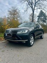 Volkswagen Touareg 3.0 V6 TDI SCR, 8-fach bereift, Pano,AHK - VW Touareg Gebrauchtwagen in München