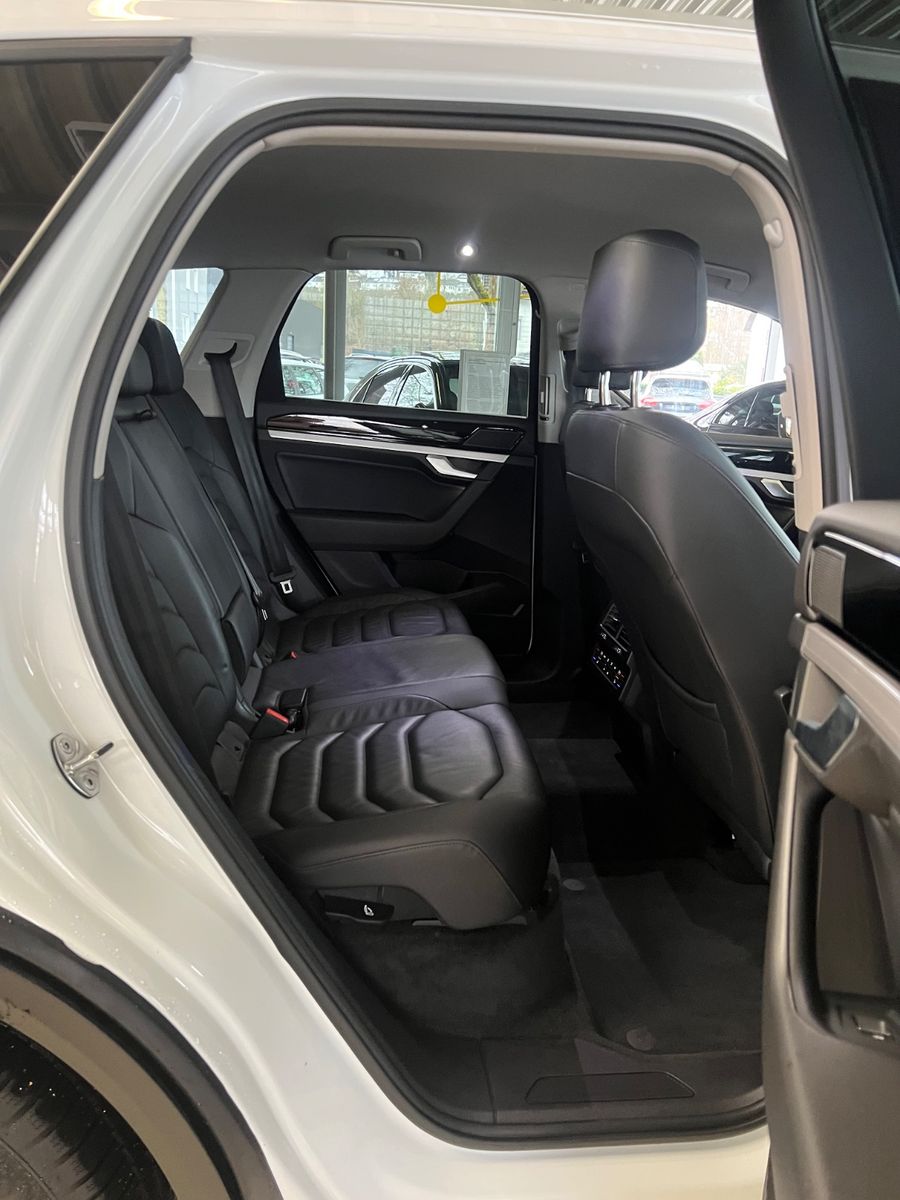 Fahrzeugabbildung Volkswagen Touareg 3.0 TDI 4Motion *LEDER*ACC*AHK*
