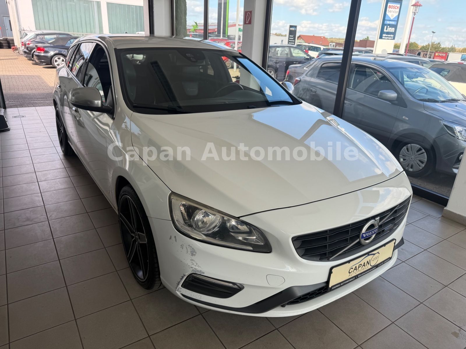 Volvo Volvo V60 Kombi Kinetic R-Design Automatik/Scheckh