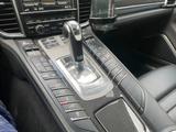 Porsche Panamera Turbo Turbo - Porsche Panamera: Weiß