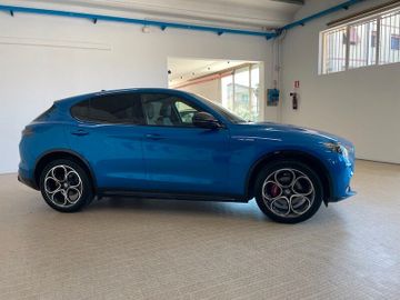Alfa-Romeo Stelvio - 12