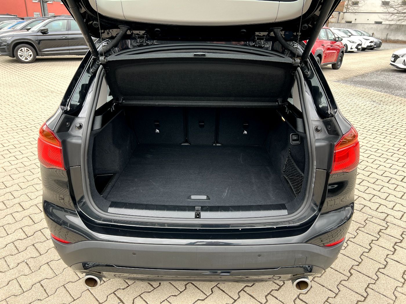 BMW X1 20i xDrive Advantage *Leder Sitzh. DAB PDC* foto 7