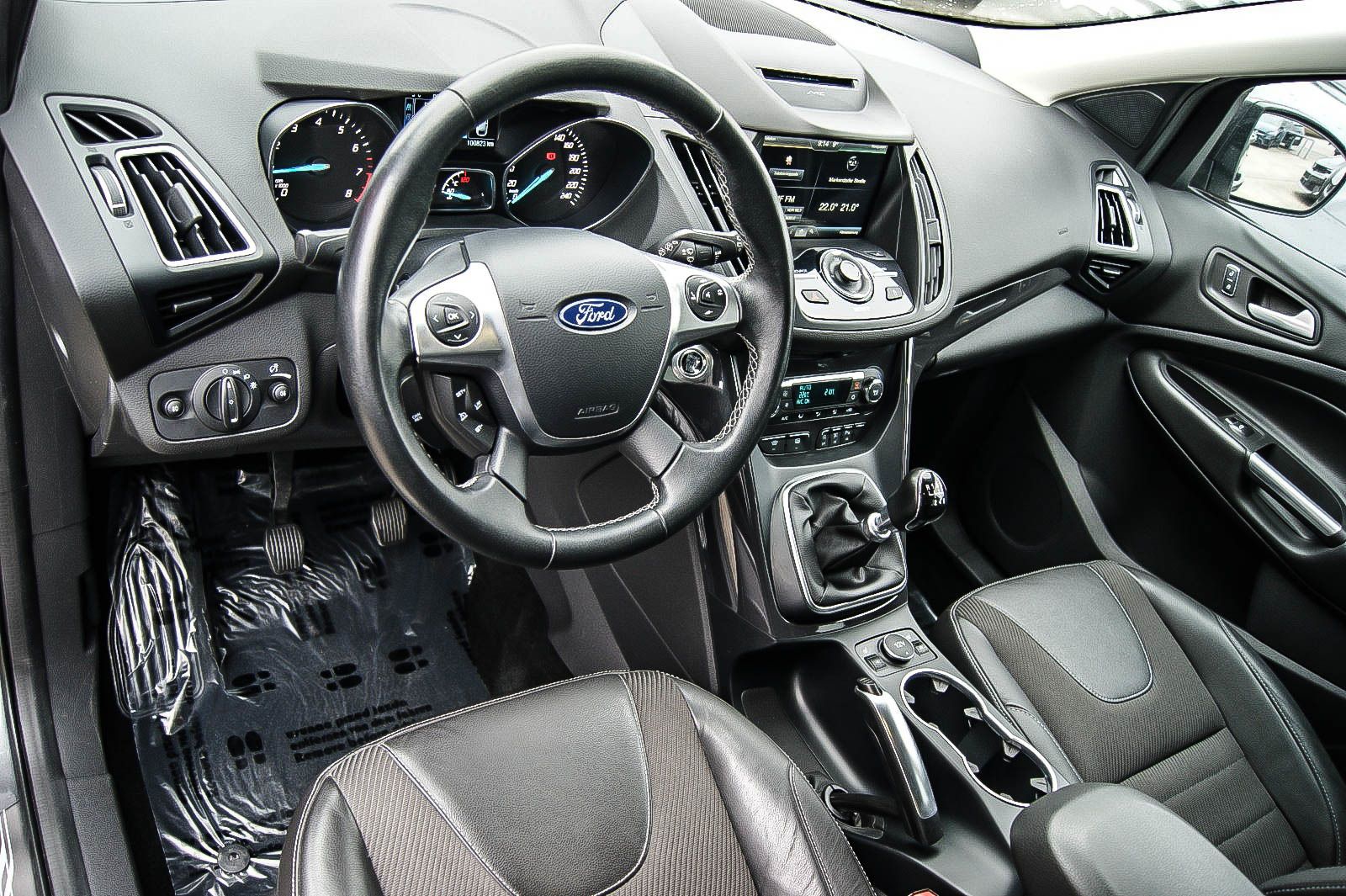 Fahrzeugabbildung Ford Kuga 1.5EcoBoost Individual XENON NAVIGATION 1HD