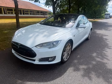 Tesla Model S Performance