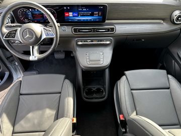 Mercedes V 220 - 8