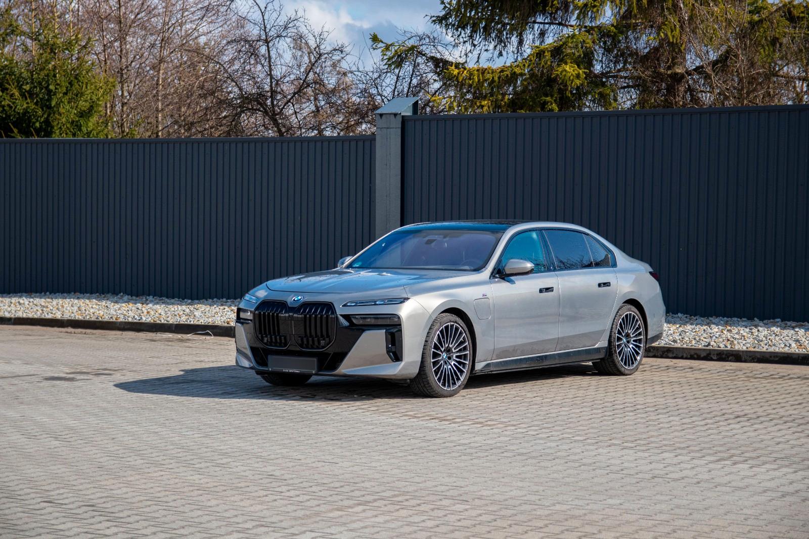 BMW 750 7 750 e xDrive M Sport