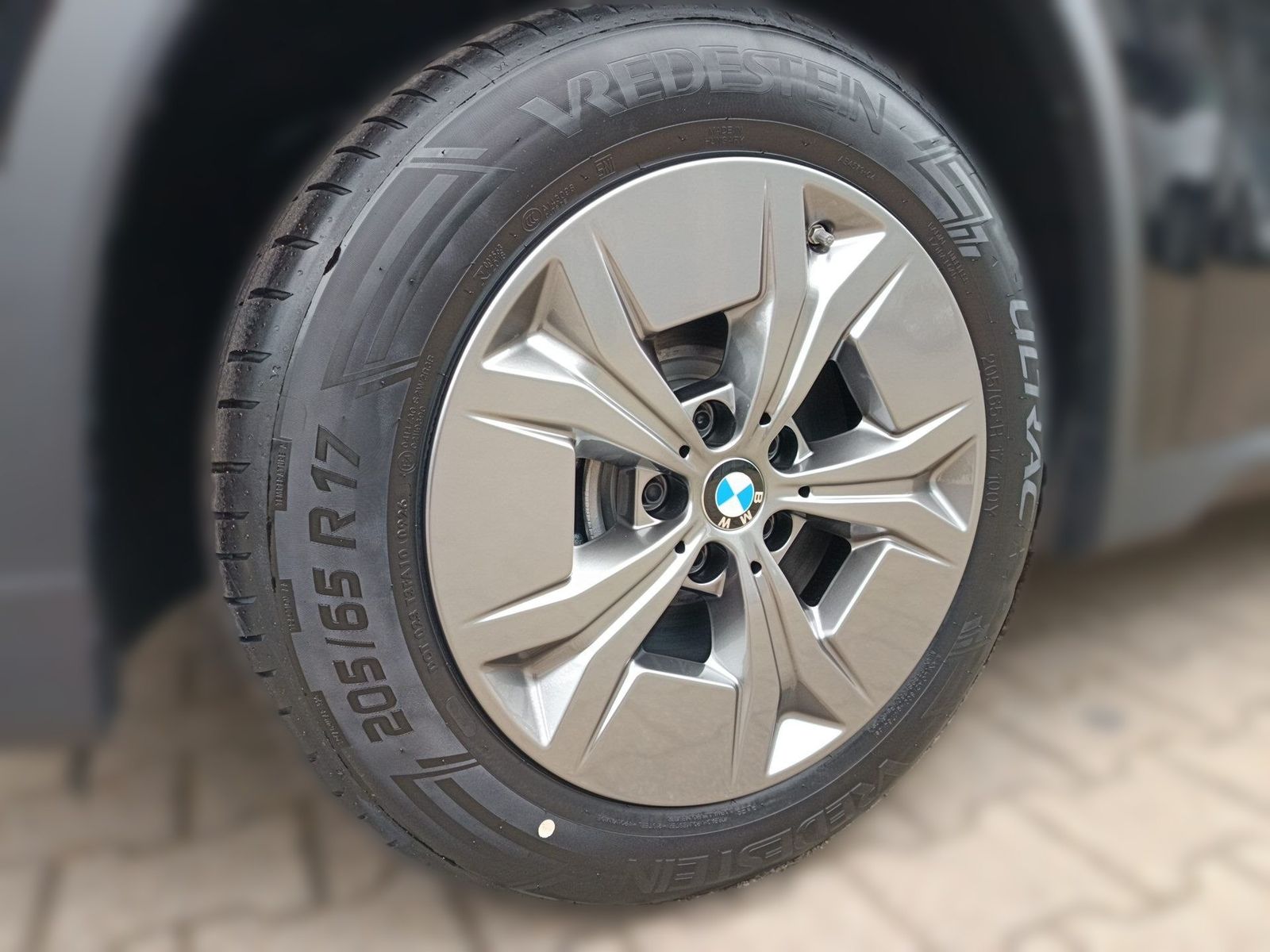 BMW iX1 - Bild 9