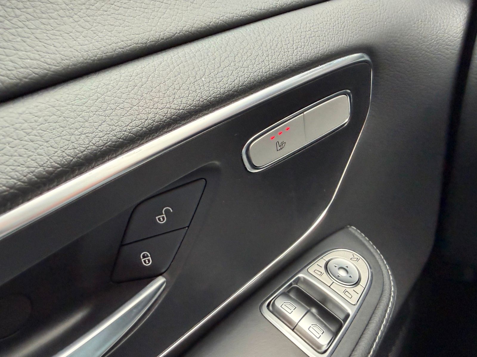 Fahrzeugabbildung Mercedes-Benz V 300 d AVANTGARDE Extralang 360Kamera Standh