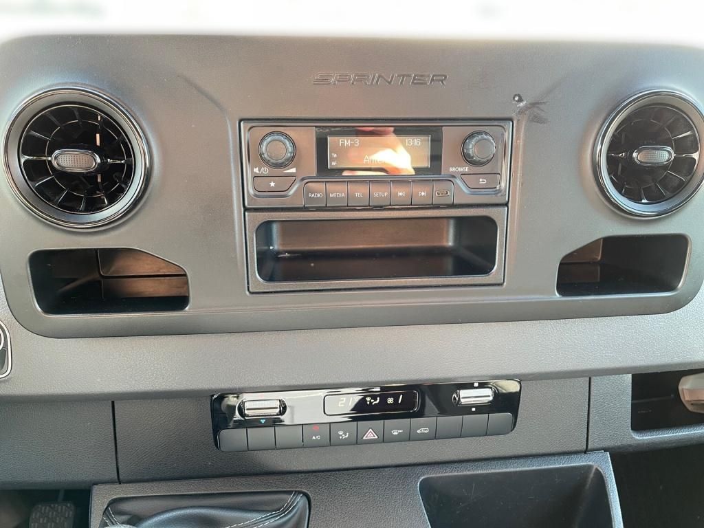 Fahrzeugabbildung Mercedes-Benz Sprinter 315 KA L2H1 RFK, Klima, Auftritt, SHZ