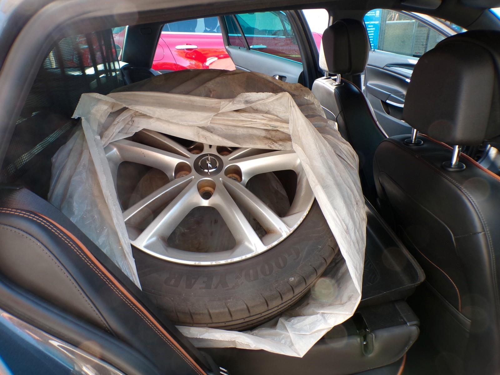 Opel Insignia 2012 — photo 15