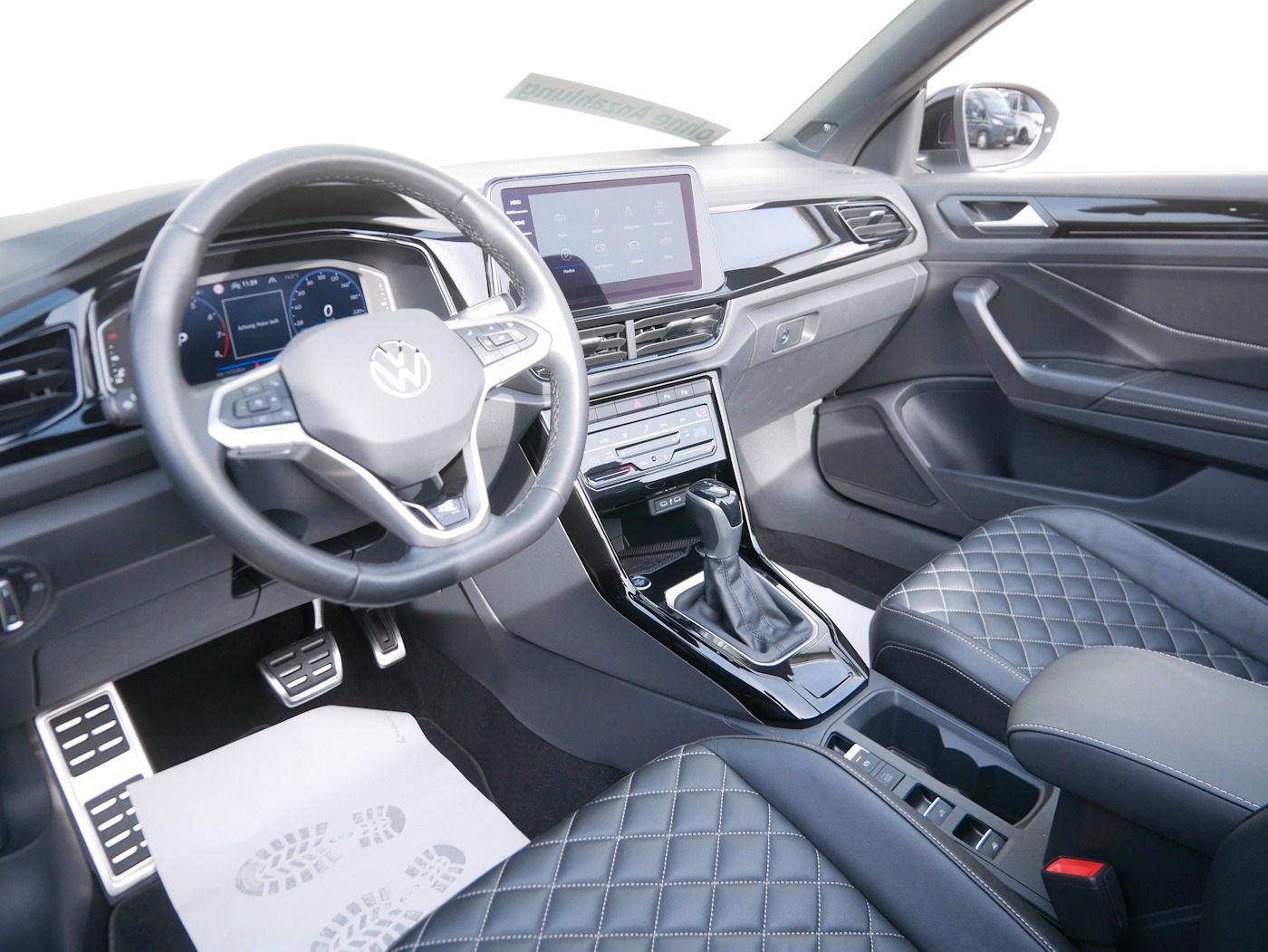 Fahrzeugabbildung Volkswagen T-Roc Cabriolet 1.5 R-Line NEU60T AHK Standhz AC