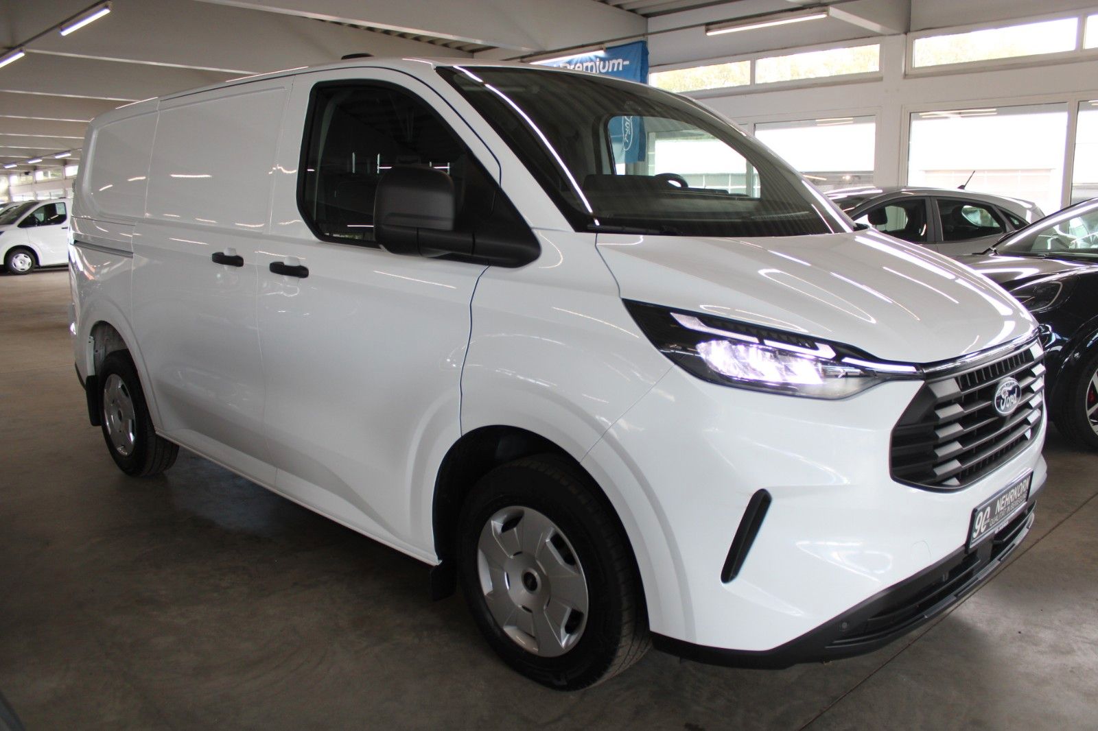 Fahrzeugabbildung Ford Transit Custom L1 TREND LED NAVI CAM ACC SHZ uvm