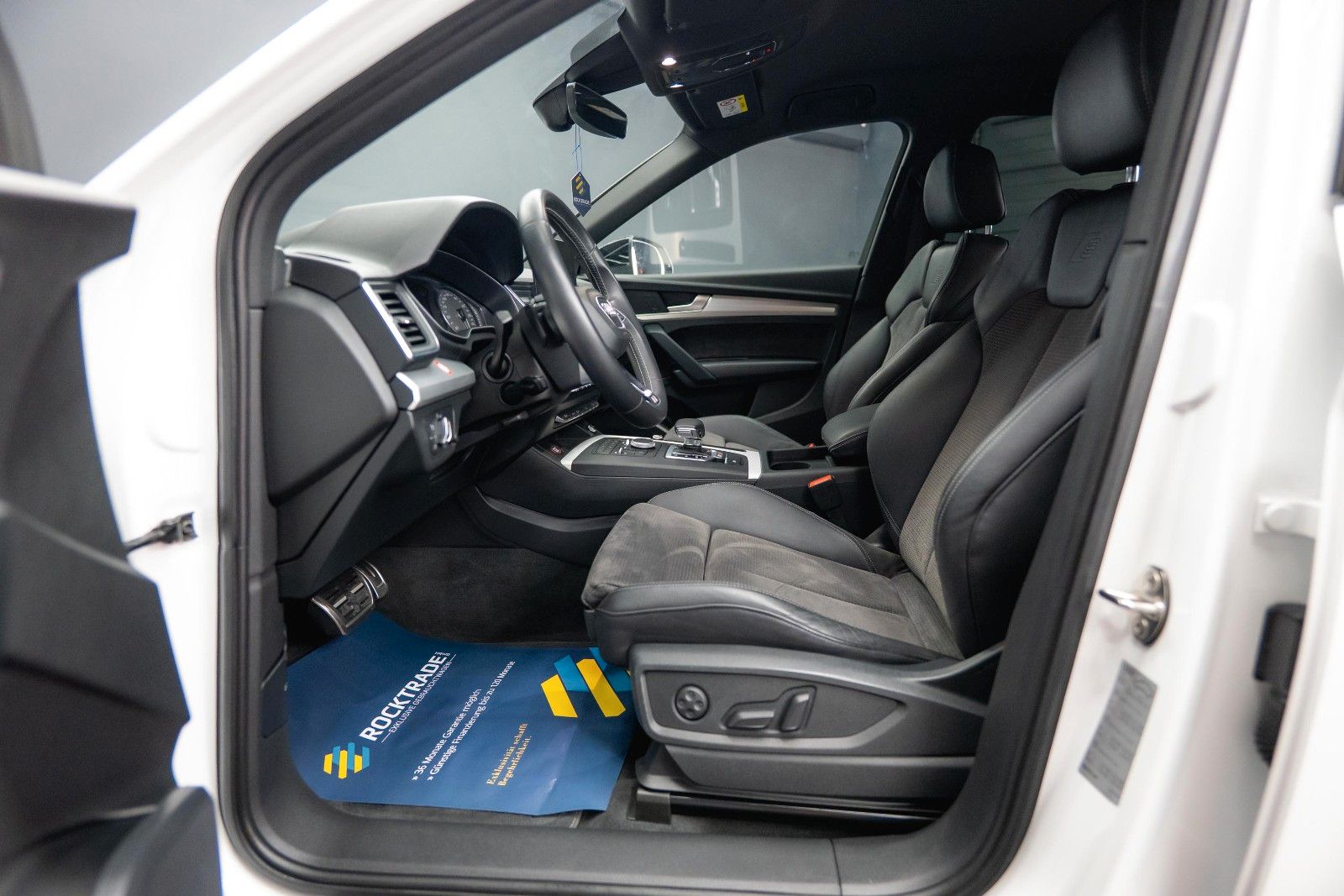 Fahrzeugabbildung Audi SQ5 3.0 TDI quattro Optik-Paket Schwarz *LED*19%