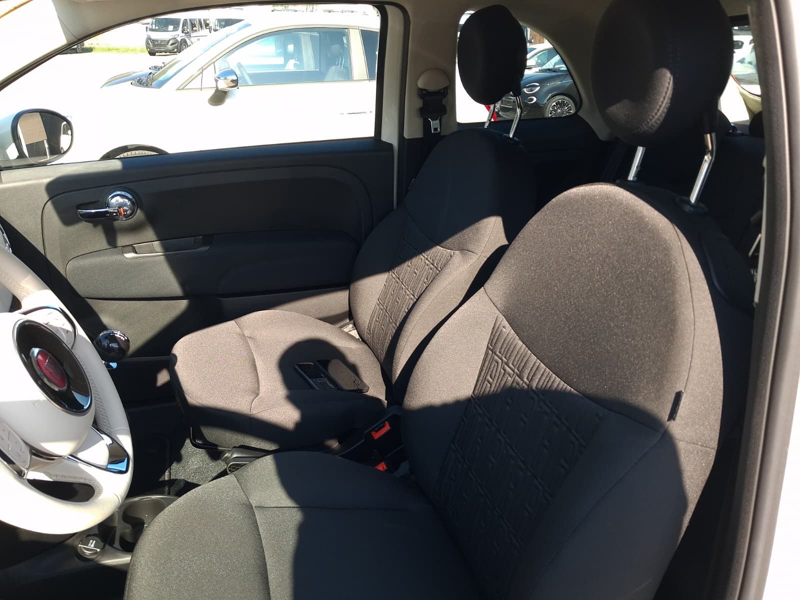 Fahrzeugabbildung Fiat 500C Dolce vita Cabrio Hybrid